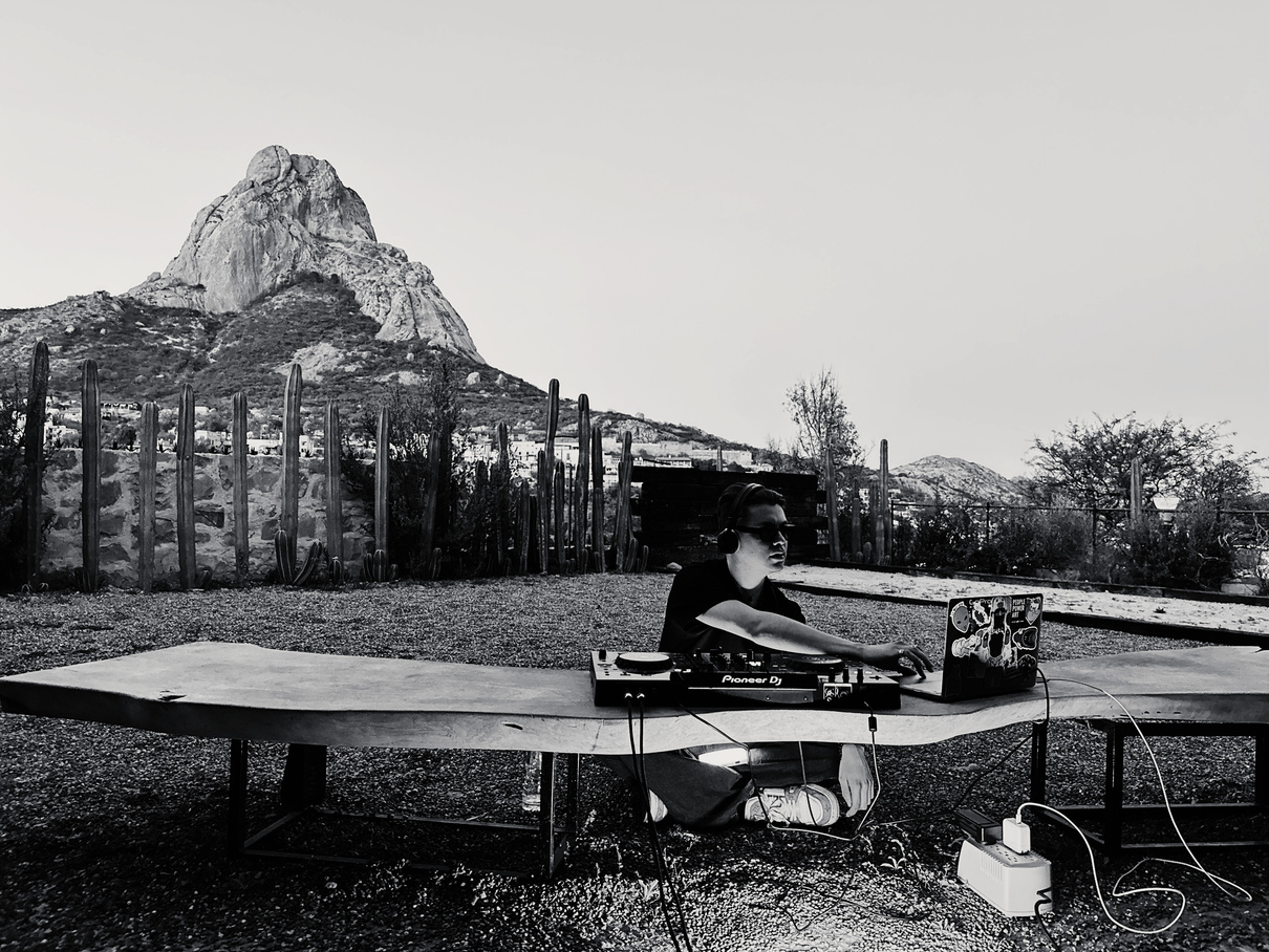 Set at Peña de Bernal